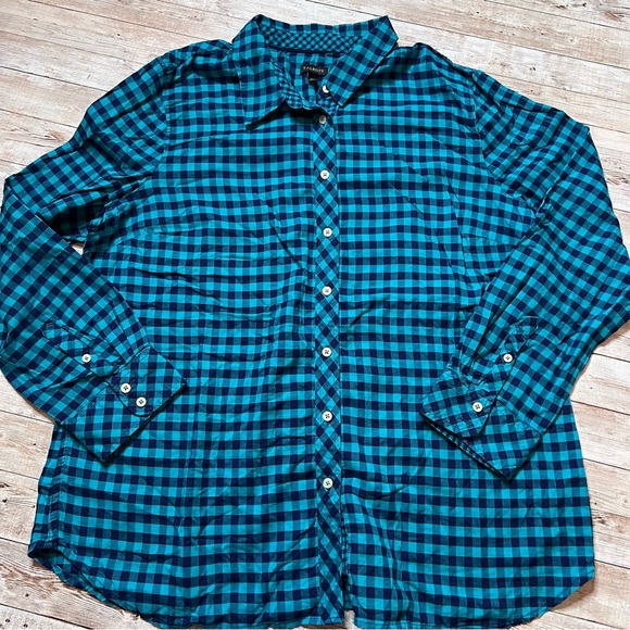 Talbots Tops - 💚Talbots blue checked button down shirt